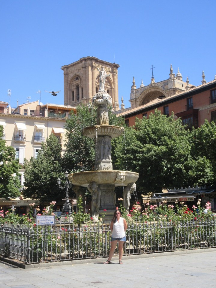 me in granada fountain