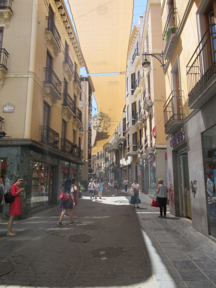 granada pedestrian street